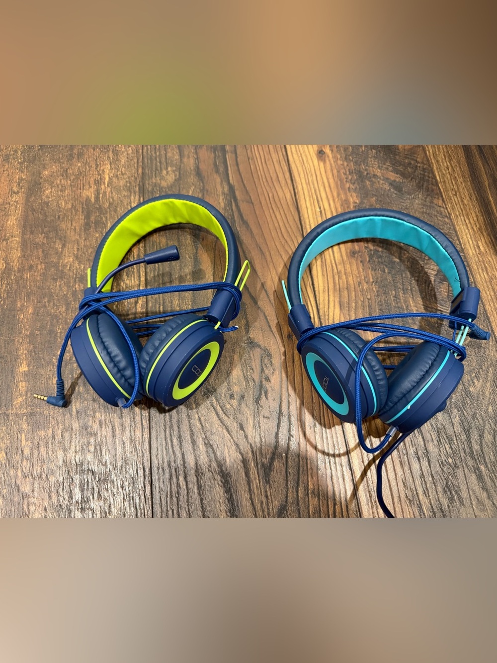 Lot of 2 Codi Wired Headphones with Microphone